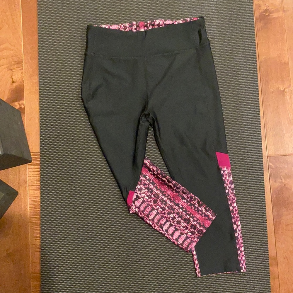 Under Armour Heat Gear Compression Capri Tights